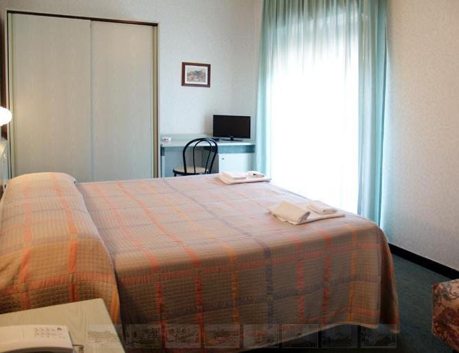 קסטליונה דלה פסקאיה Hotel Aurora מראה חיצוני תמונה